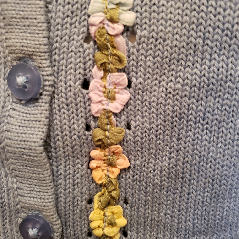 NWT Baby Gap Sweater w flowers 4xl - Picture 4 of 11